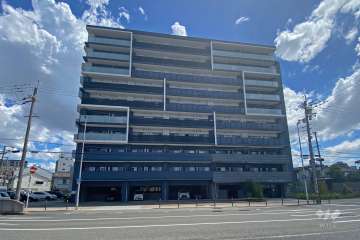 プレサンス新大阪イオリアの外観（北側から）