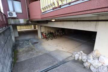 駐車場の出入口