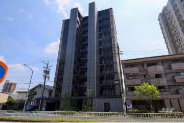 グランクレア桜山の外観(西側から)