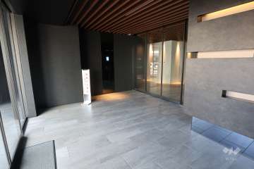 エントランスはオートロック付きです。