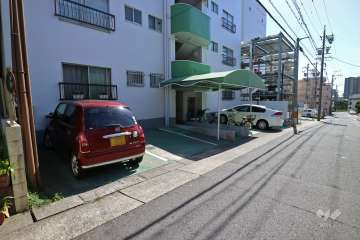 敷地内駐車場（屋外平面式）