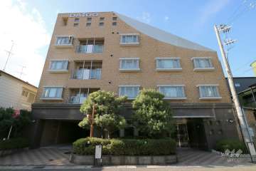 ロイヤル西宮門戸女学院通りの外観（東側から）