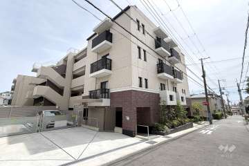 ワコーレ六甲-楠丘町の外観（北西側から）