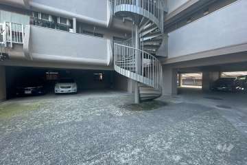 敷地内駐車場（屋内平面式）