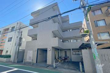 パーク・ノヴァ三軒茶屋南の外観（北側から）　　