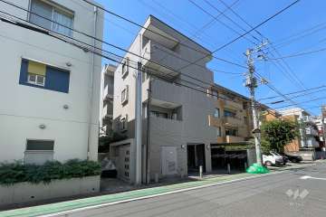 パーク・ノヴァ三軒茶屋南の外観（北東側から）　　　