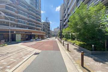 敷地南東側の前面道路