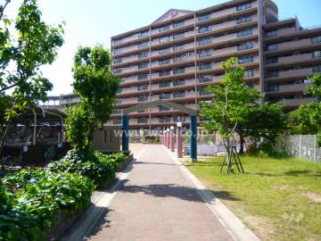 植栽スペースがたっぷり設けられた共用部分
