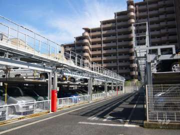 機械式の敷地内駐車場（屋外）