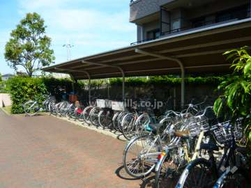 屋根付きの自転車置場