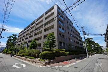 ステイツグラン甲子園口松並町の外観(南東側から)