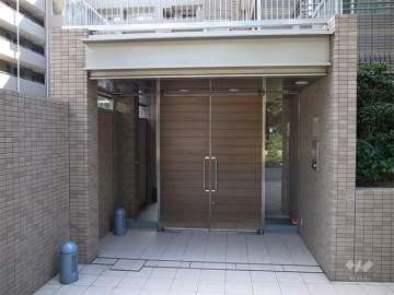 敷地北側のサブエントランス