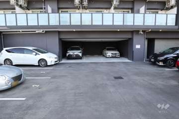 敷地内駐車場（屋外平面式・屋内平面式）