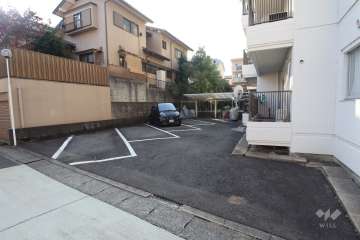 駐車場の出入り口