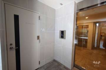 エントランスはオートロック付きです。