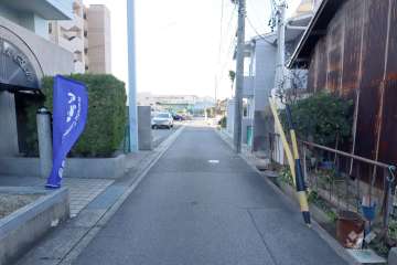 敷地北側の前面道路