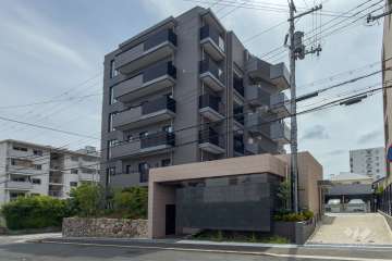 ワコーレ西岡本グランプレイスマンションの外観（北東側から）