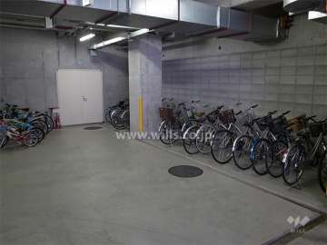 地階にある駐輪場