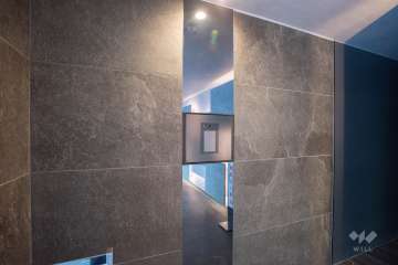 エントランスはオートロック付きです。