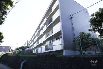 本地ヶ原住宅2号棟の外観（南東側から）