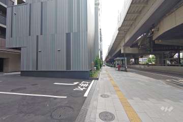 敷地北側の前面道路（東住吉）
