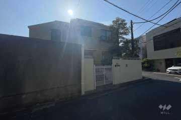 アトウェル神山の外観（北西側から）