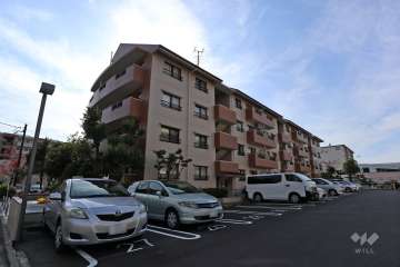 メゾン中央台第２ー2号棟北の外観(北東側から）