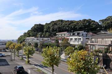 藤山台スカイマンションB棟の外観(南東側から）