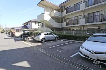 敷地内駐車場（屋外平面式）