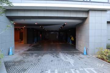 駐車場の出入り口
