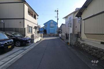 敷地南東側の前面道路