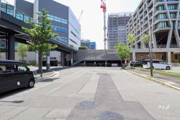 敷地北側の前面道路（東側から）