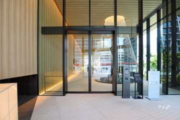 エントランス（2階）はオートロック付きです。