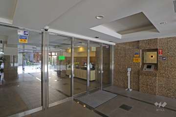 エントランスはオートロック付きです。