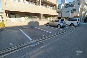 敷地内駐車場（屋外平面式）