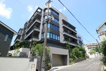 グランドメゾンThe覚王山向陽町の外観（南東側から）