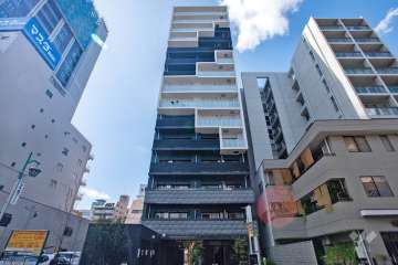 プレサンス丸の内アドブルの外観（東側から）