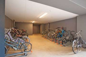 駐輪場（屋内）