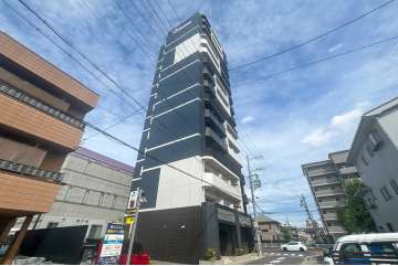 プレサンスNAGOYA覚王山の外観(南西側から)