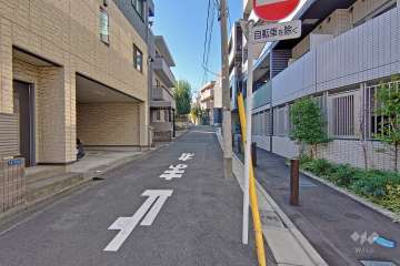 敷地東側前面道路（北側から）