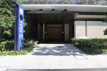 駐車場の出入り口