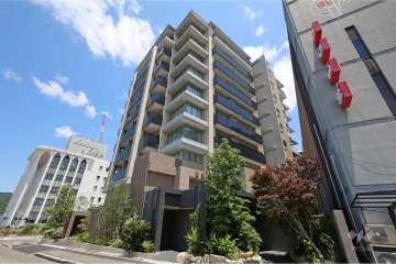 レ・ジェイド箕面船場 サウスレジデンスの外観（南西側から）