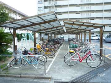 屋根付き駐輪場