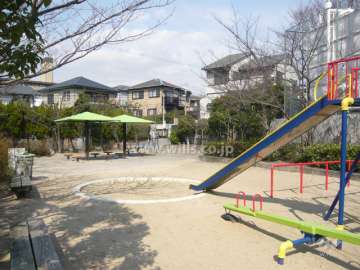 公園に隣接しています