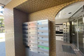 共用ポストと宅配ボックス