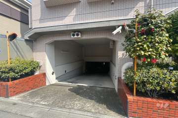 駐車場の出入り口