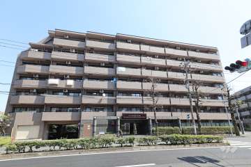 ライオンズマンション平間の外観（南西側から）