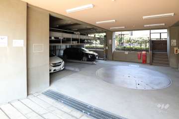敷地内駐車場（屋内機械式）