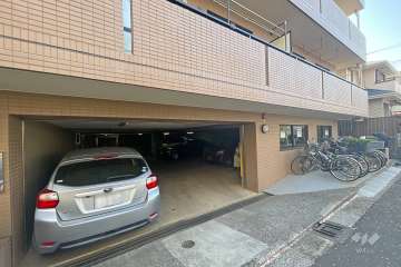 敷地内駐車場（屋内平面式）