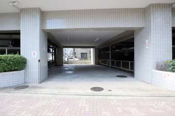 敷地内駐車場（屋内機械式）